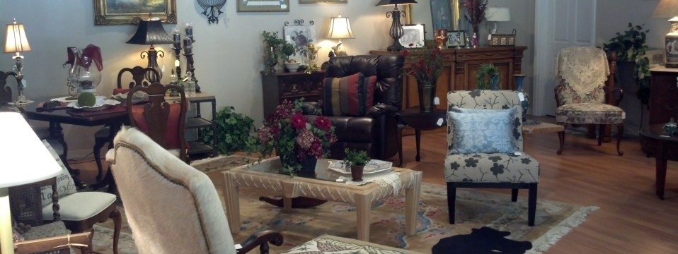 Select Furniture Consignment Logo