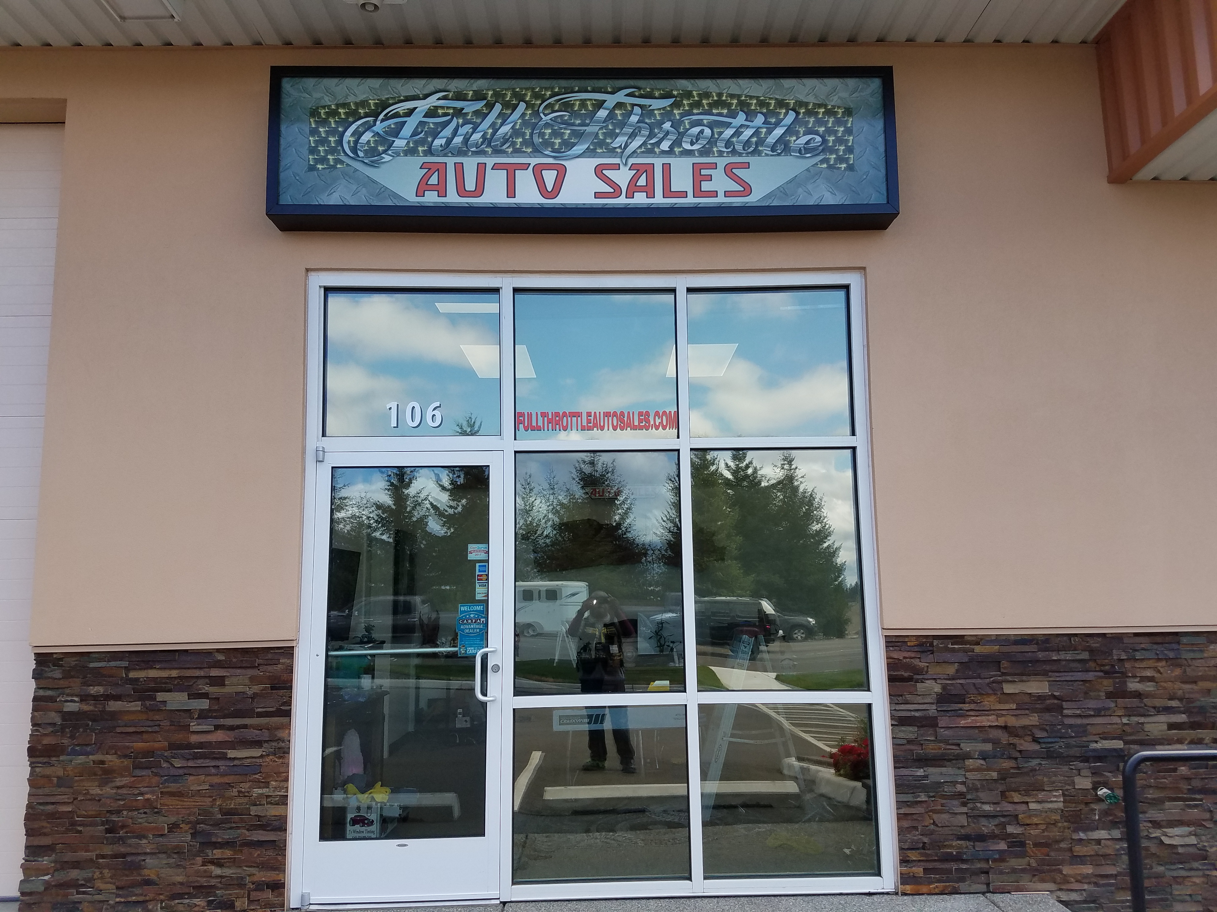 J&apos;s Window Tinting Lic JSWINWT830OL Logo