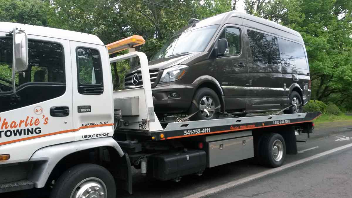 Central Park North Towing Company Logo