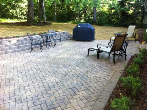 Brad's Lawn Service Image