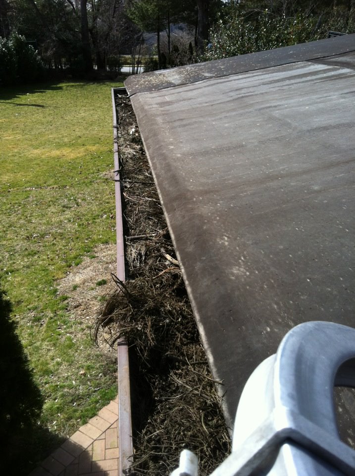 RJ's Gutter Cleaning Image