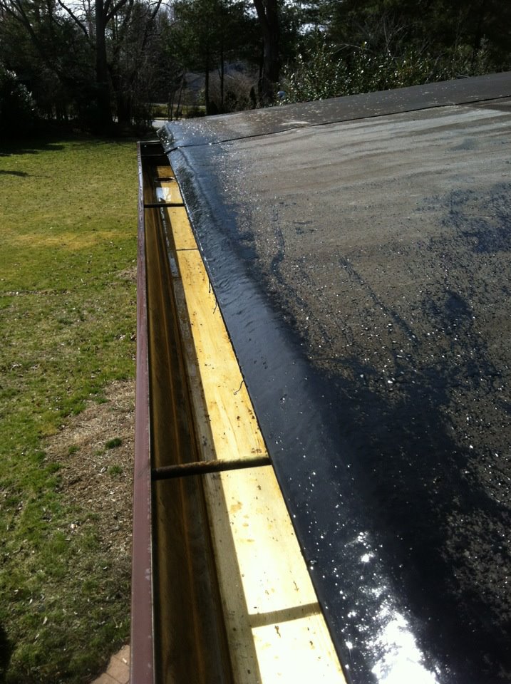RJ's Gutter Cleaning Image