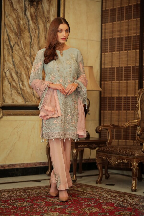 Pakistani Salwar Kameez Image