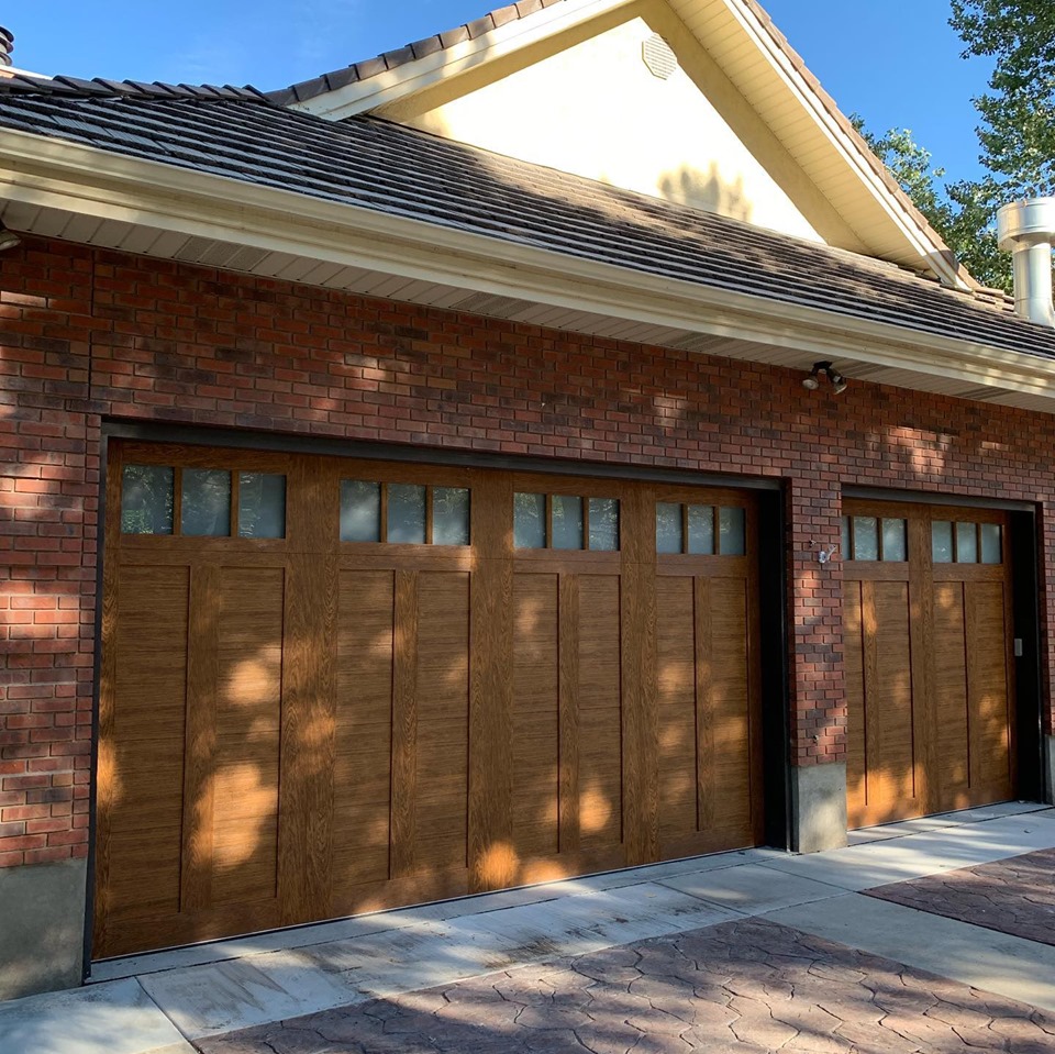 Universal Garage Door Services Image