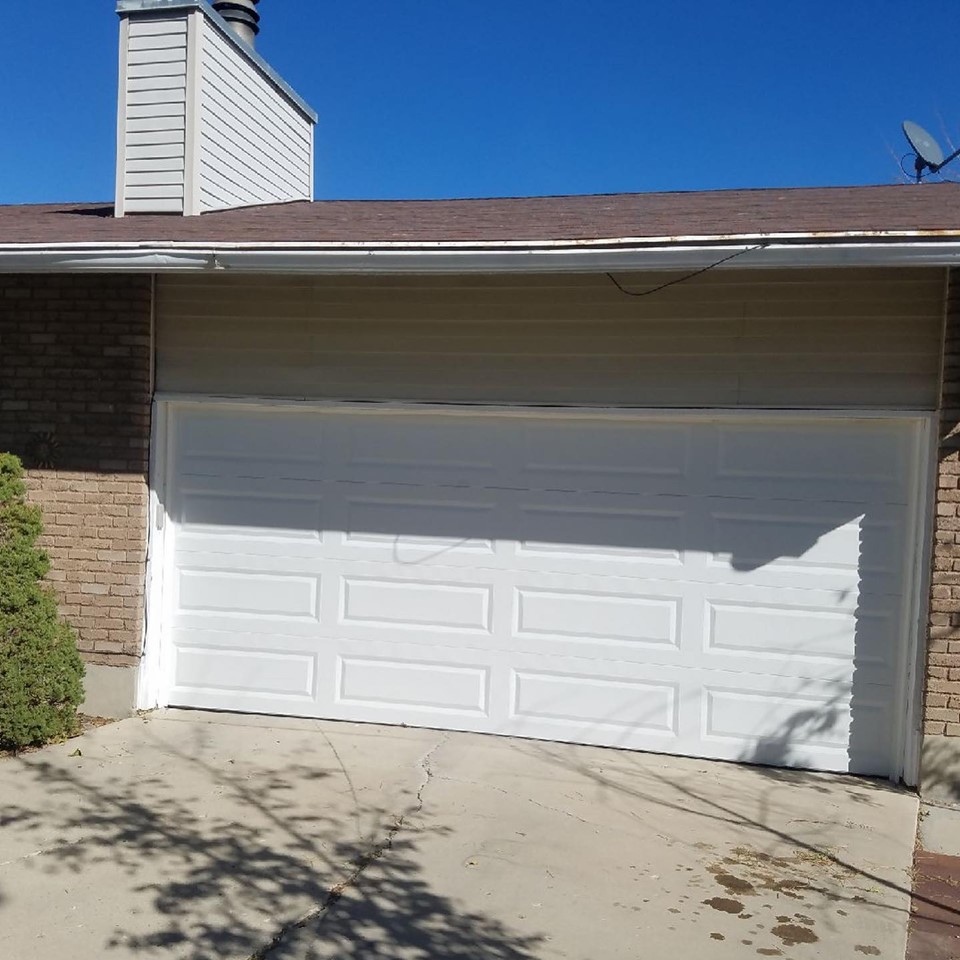 Universal Garage Door Services Image