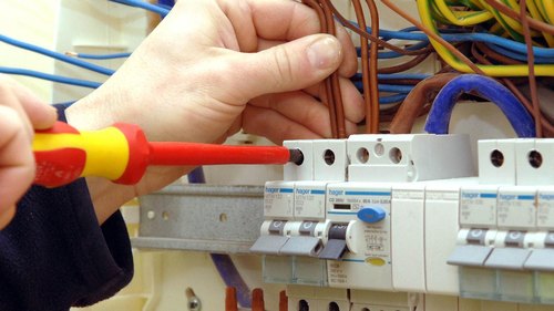 Local Electrician in University Place, WA Image