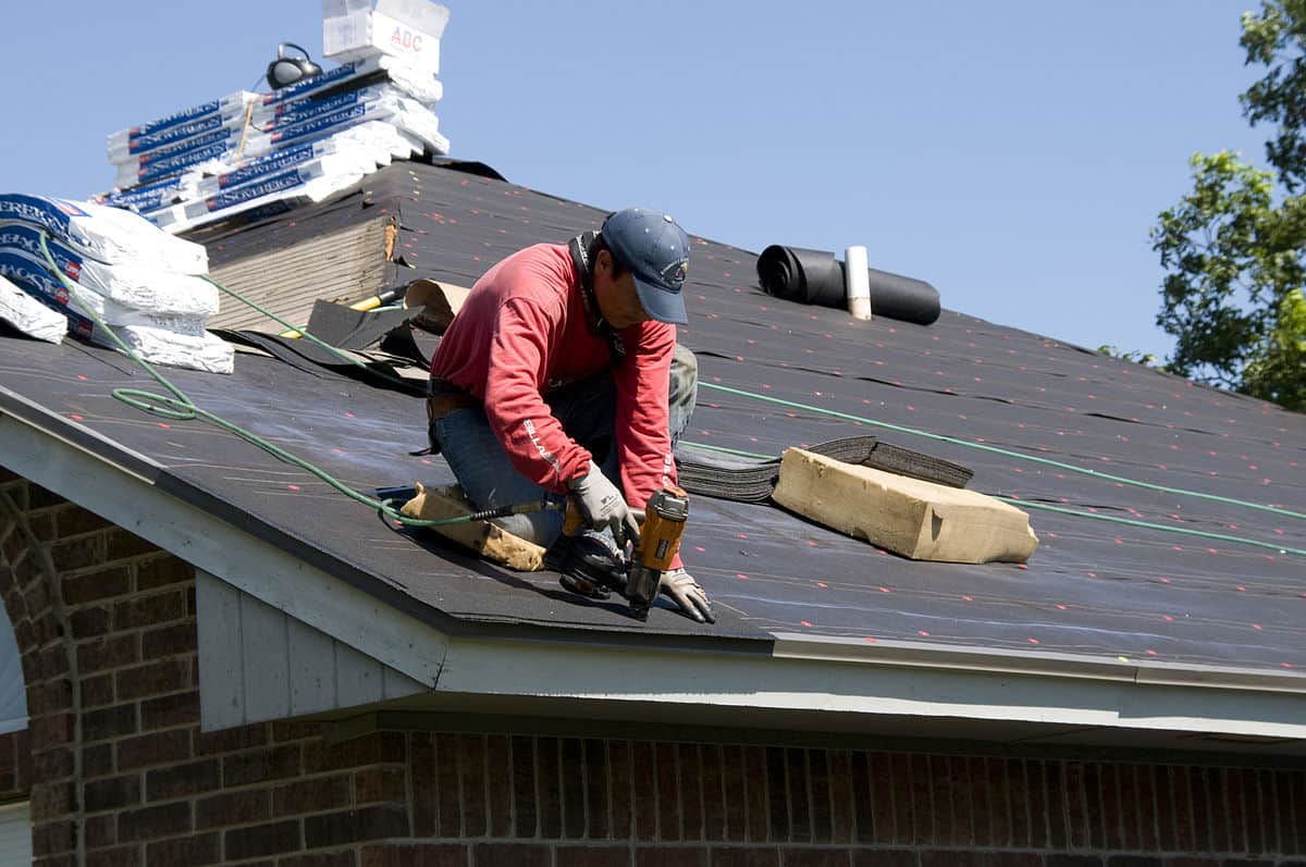 Local Roofers in Avon, OH Logo
