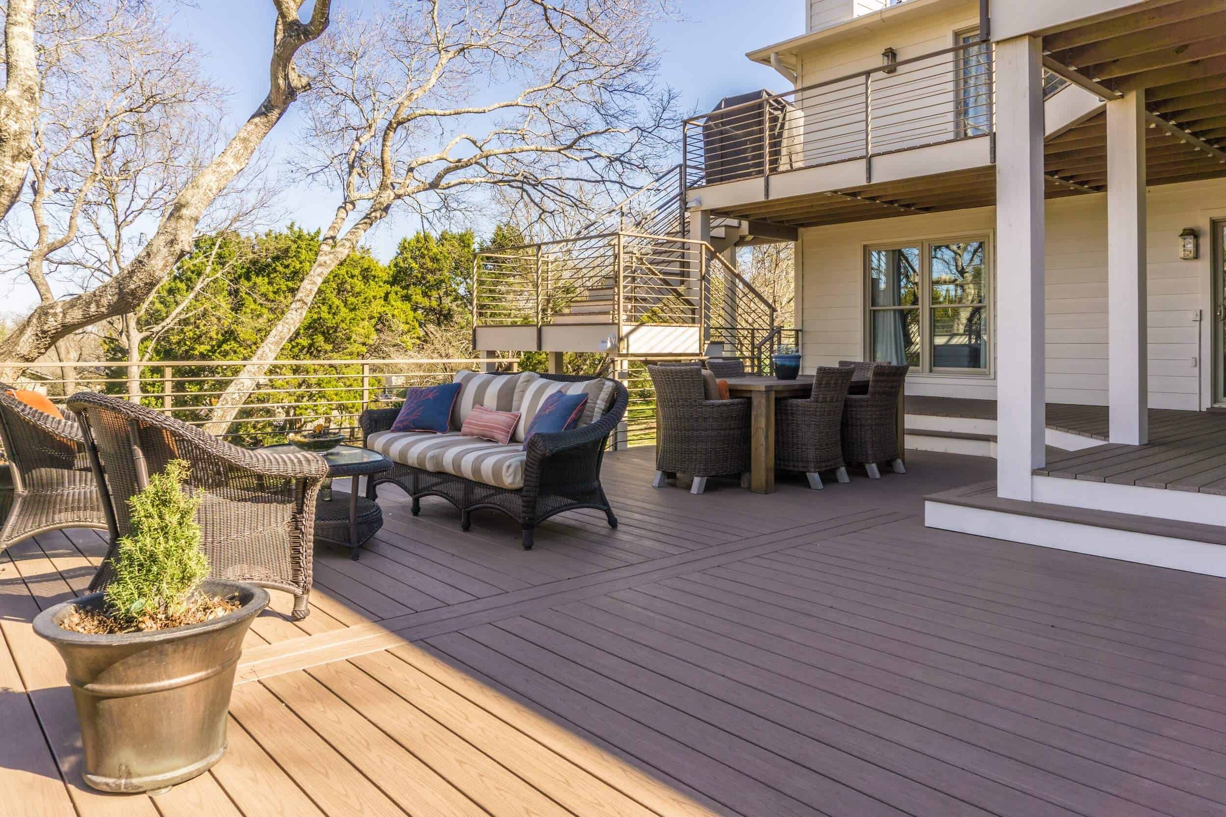 Deck Builders Omaha Pros Image