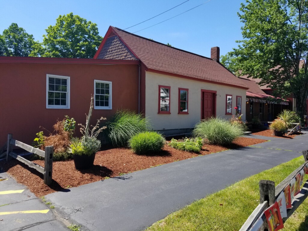 Maple Leaf Landscaping Image