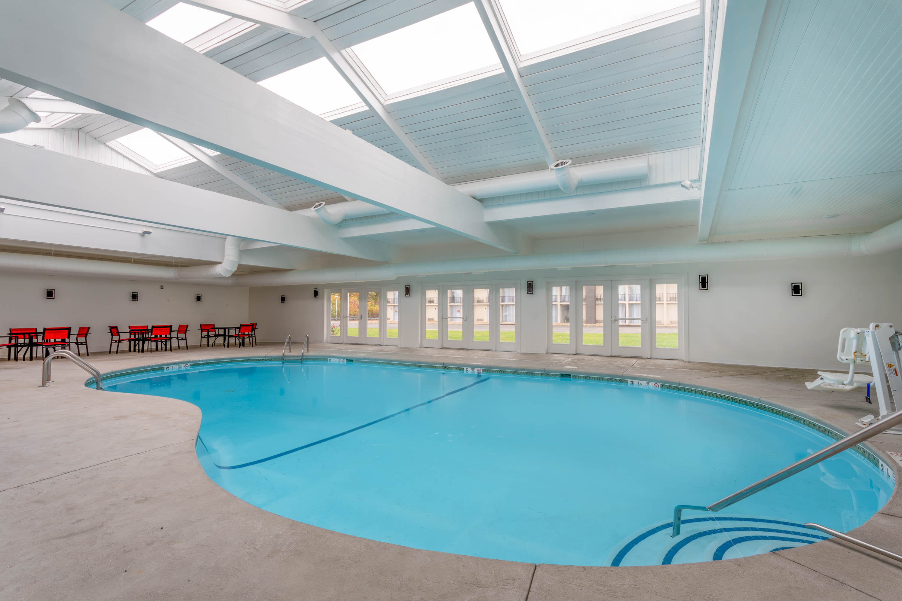 Ramada by Wyndham Windsor Locks Image