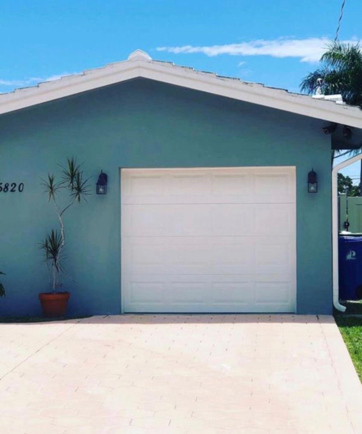 King Garage Door Image