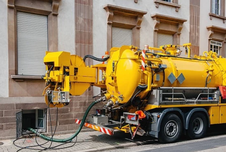 Detroit Gutter Cleaning Logo