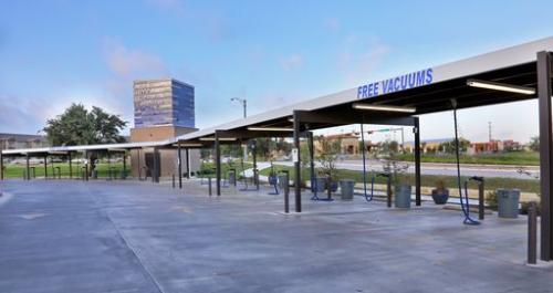 Wash 'N Roll Express Car Wash Image