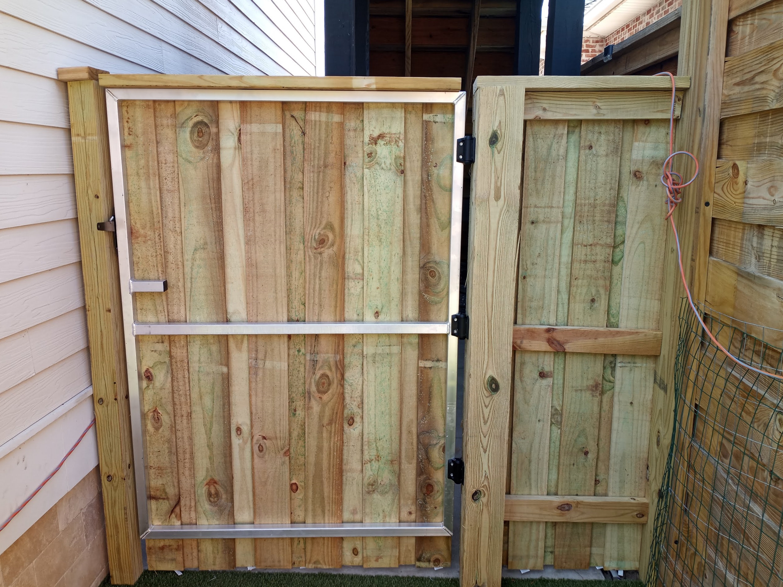 Our gates are constructed with a durable, lightweight aluminum frame