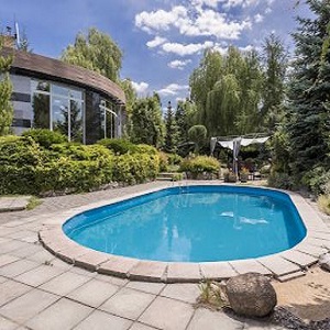 Golden Pool Cleaning Service Orlando Image