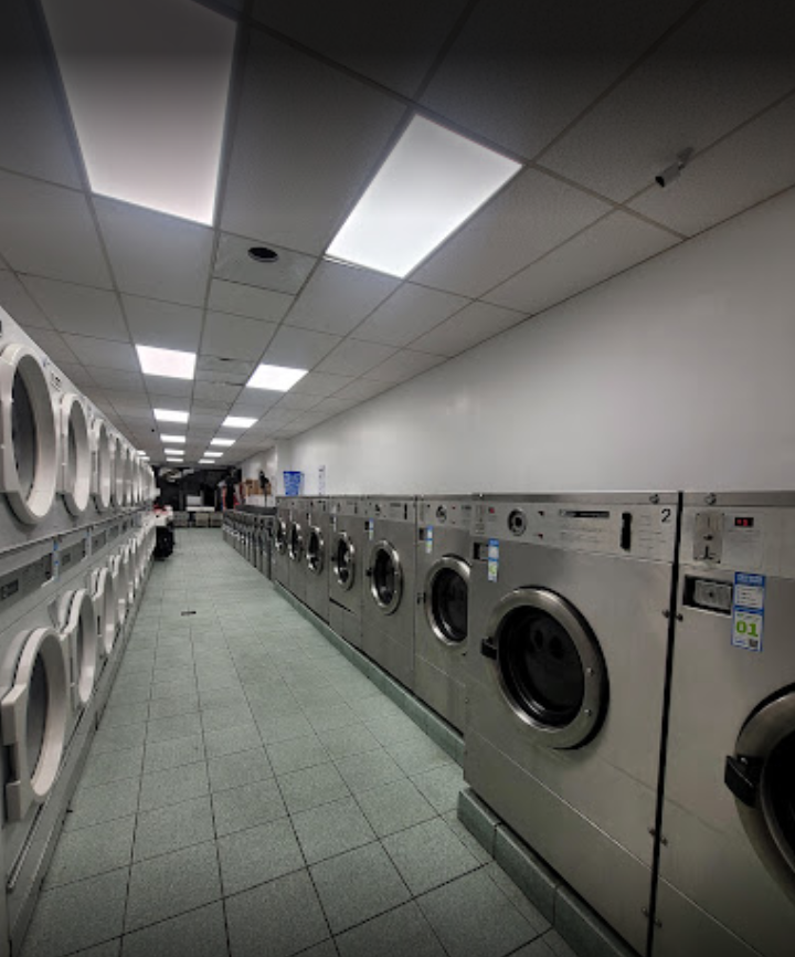 Bubbles On Broadway Logo