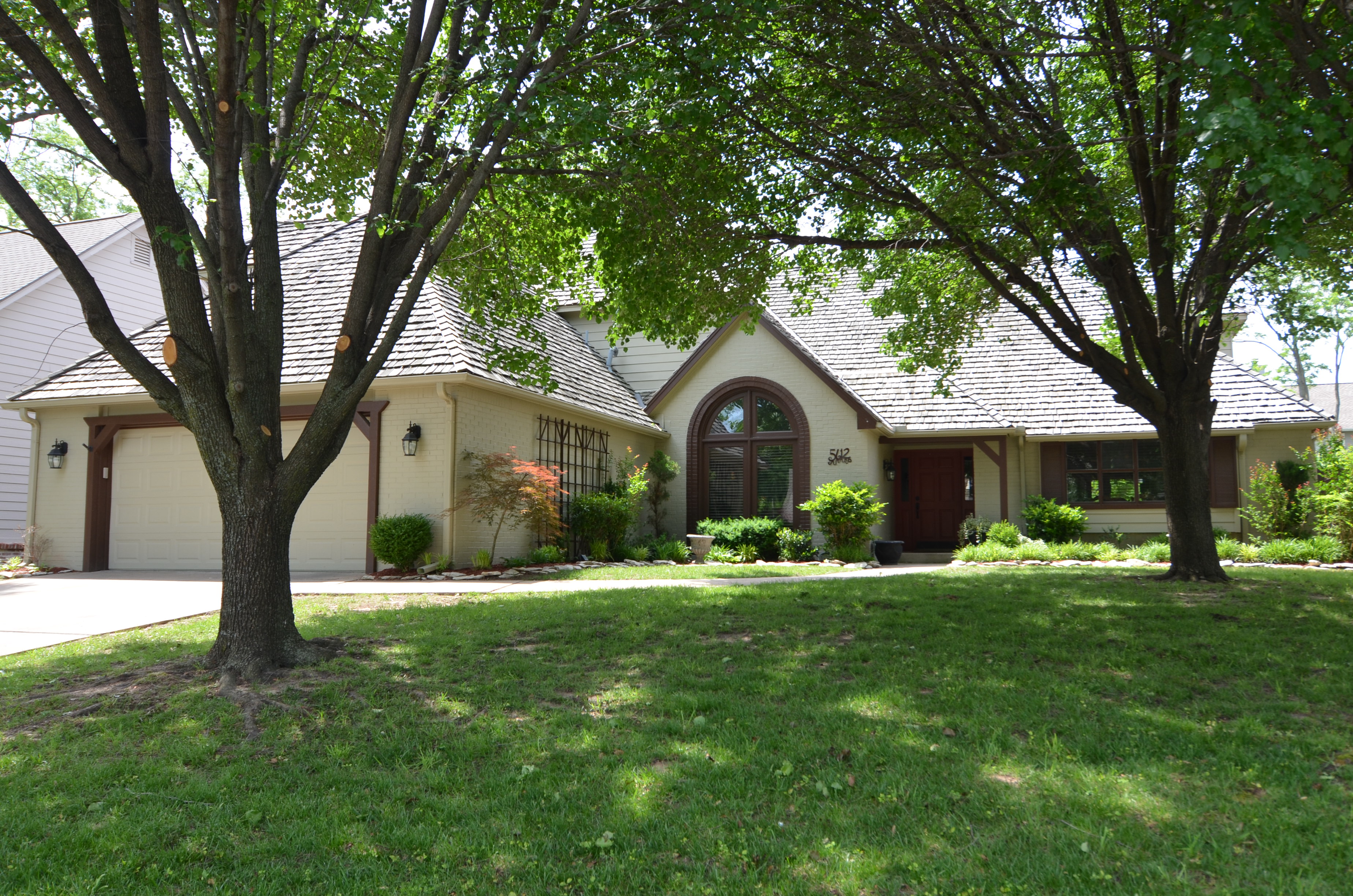 Cut Right Landscape & Tree Image