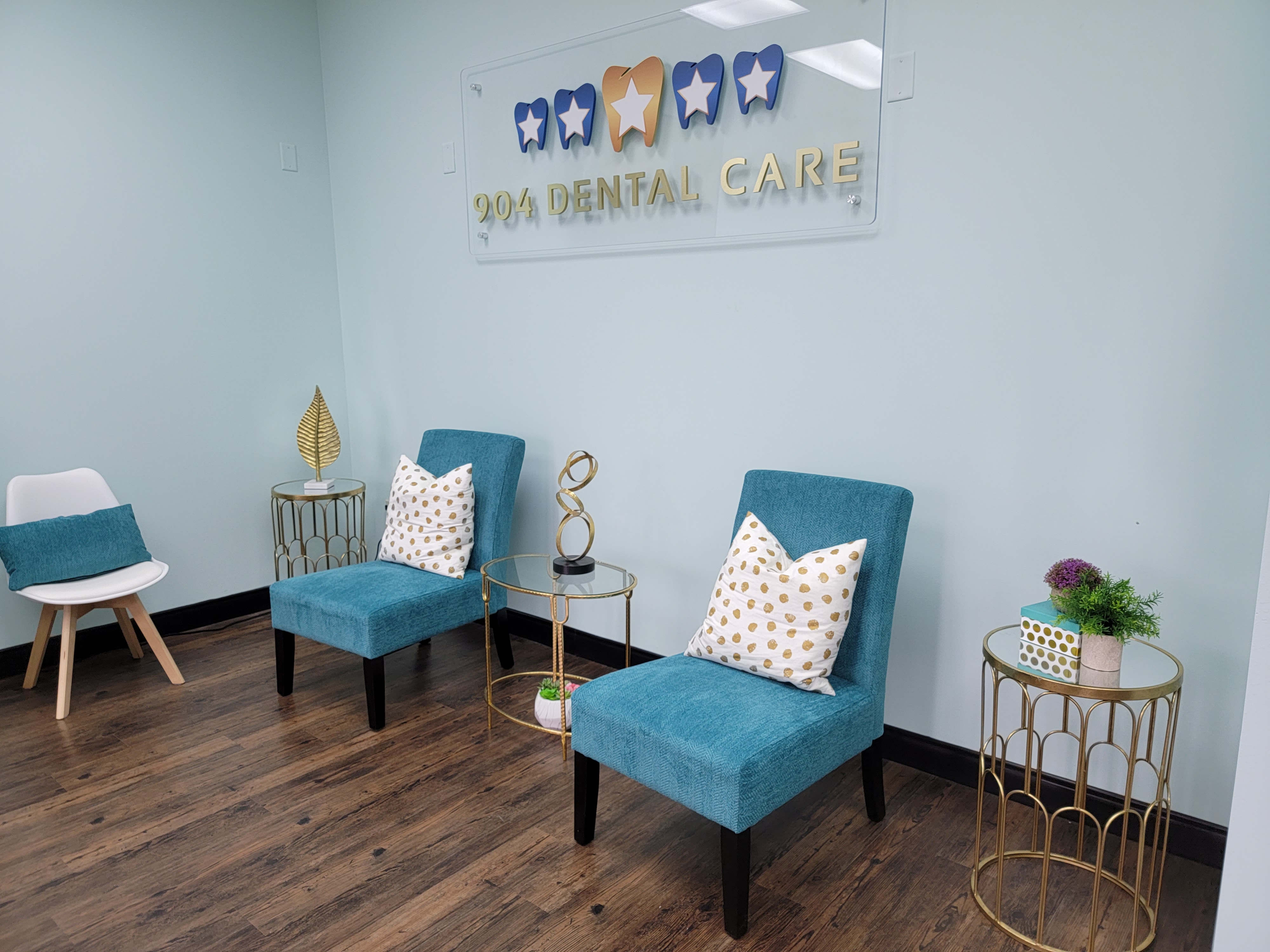 904 Dental Care Patient Lounge
