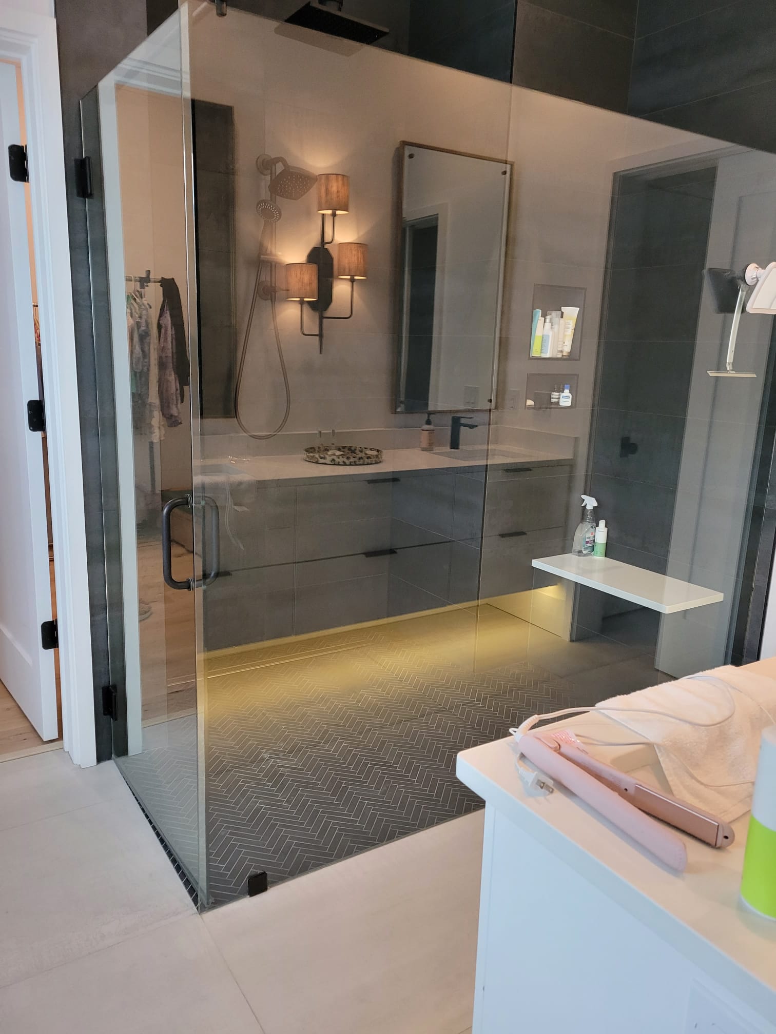 Angles Pro Cleaners Image