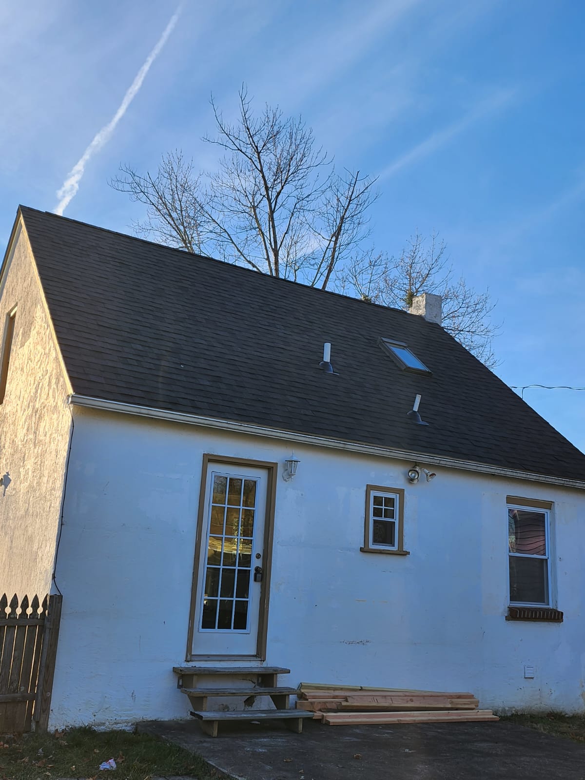 Lopez Roofing Experts INC Image