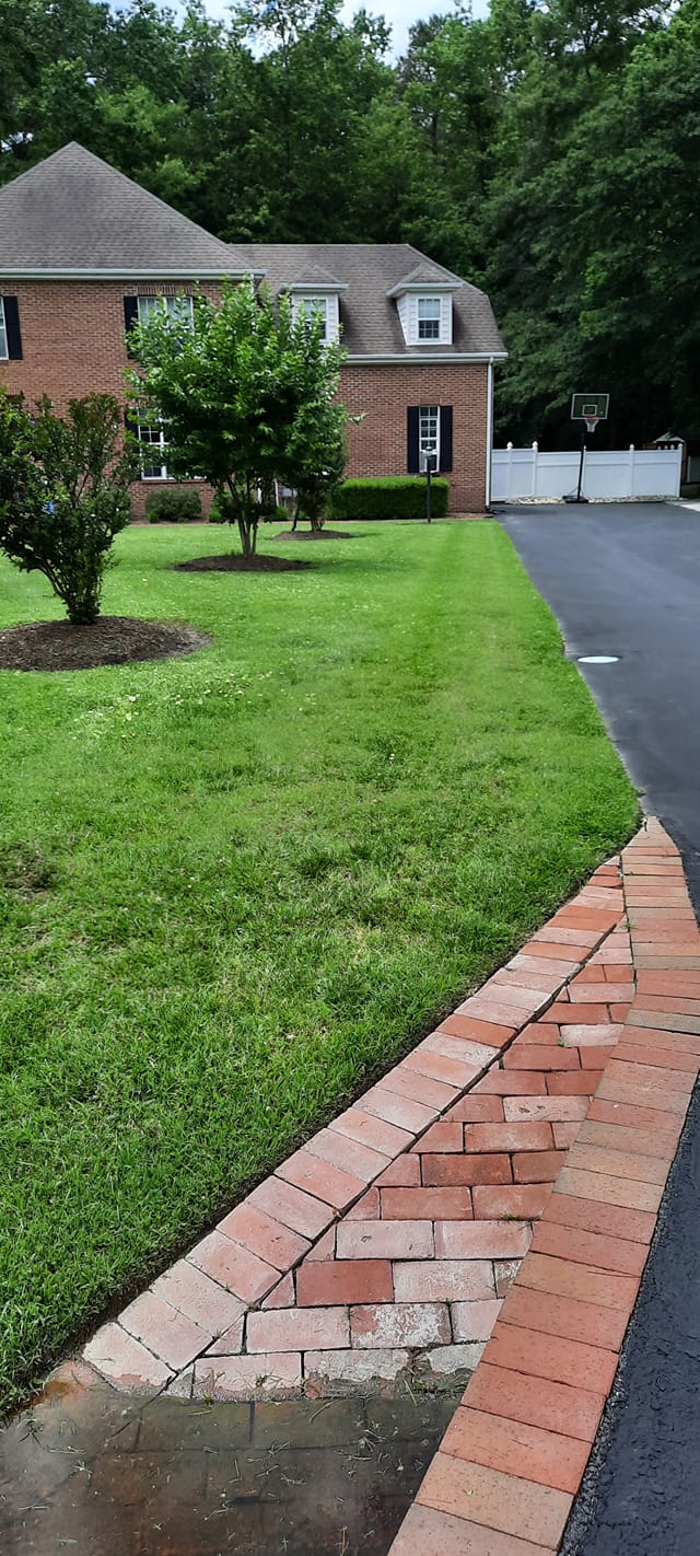 Good Lawn Services Image