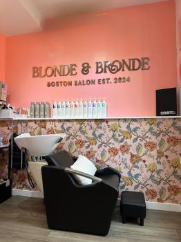 Blonde and Bronde Salon Image
