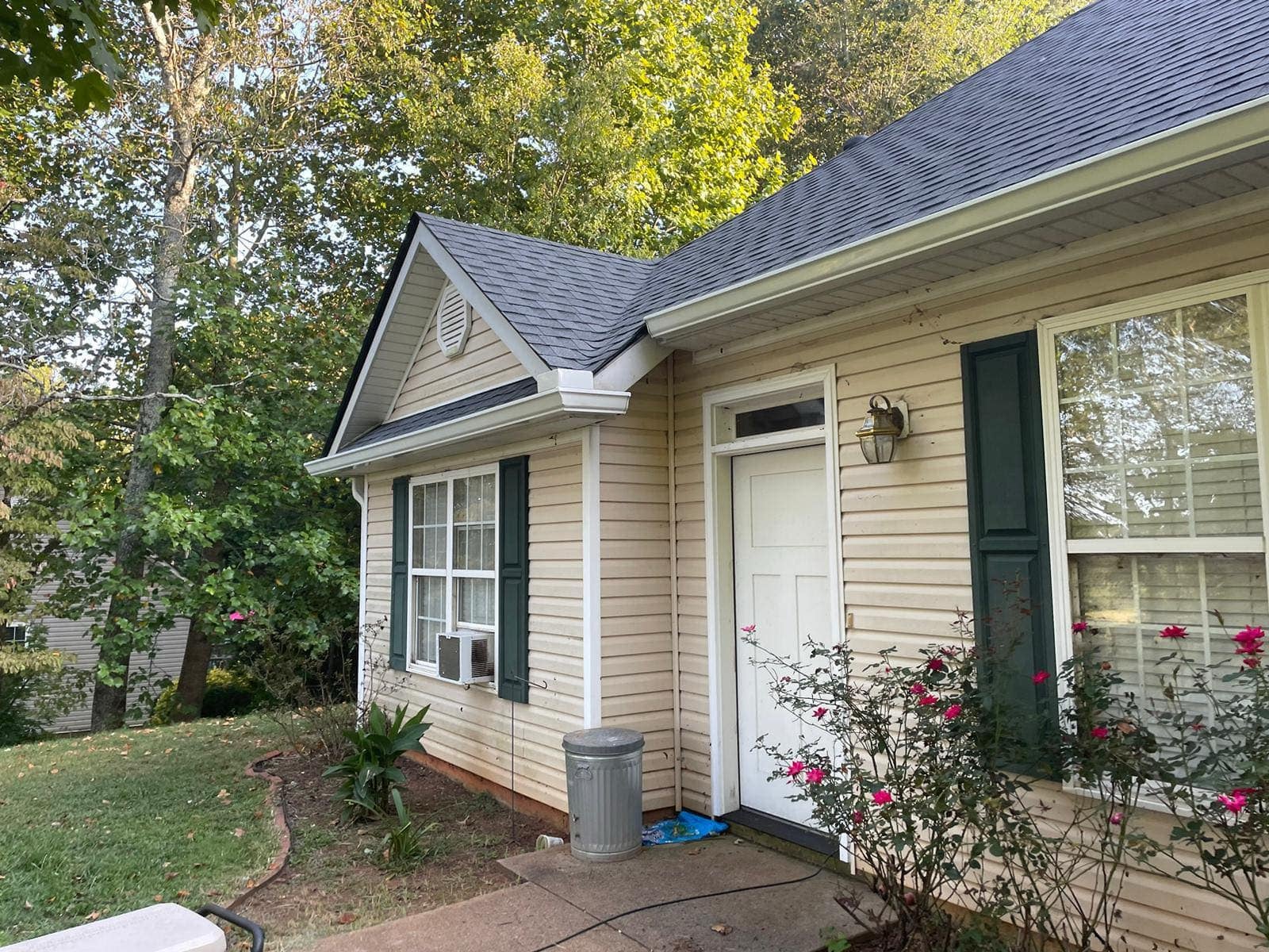 Jaguar Gutters LLC Image