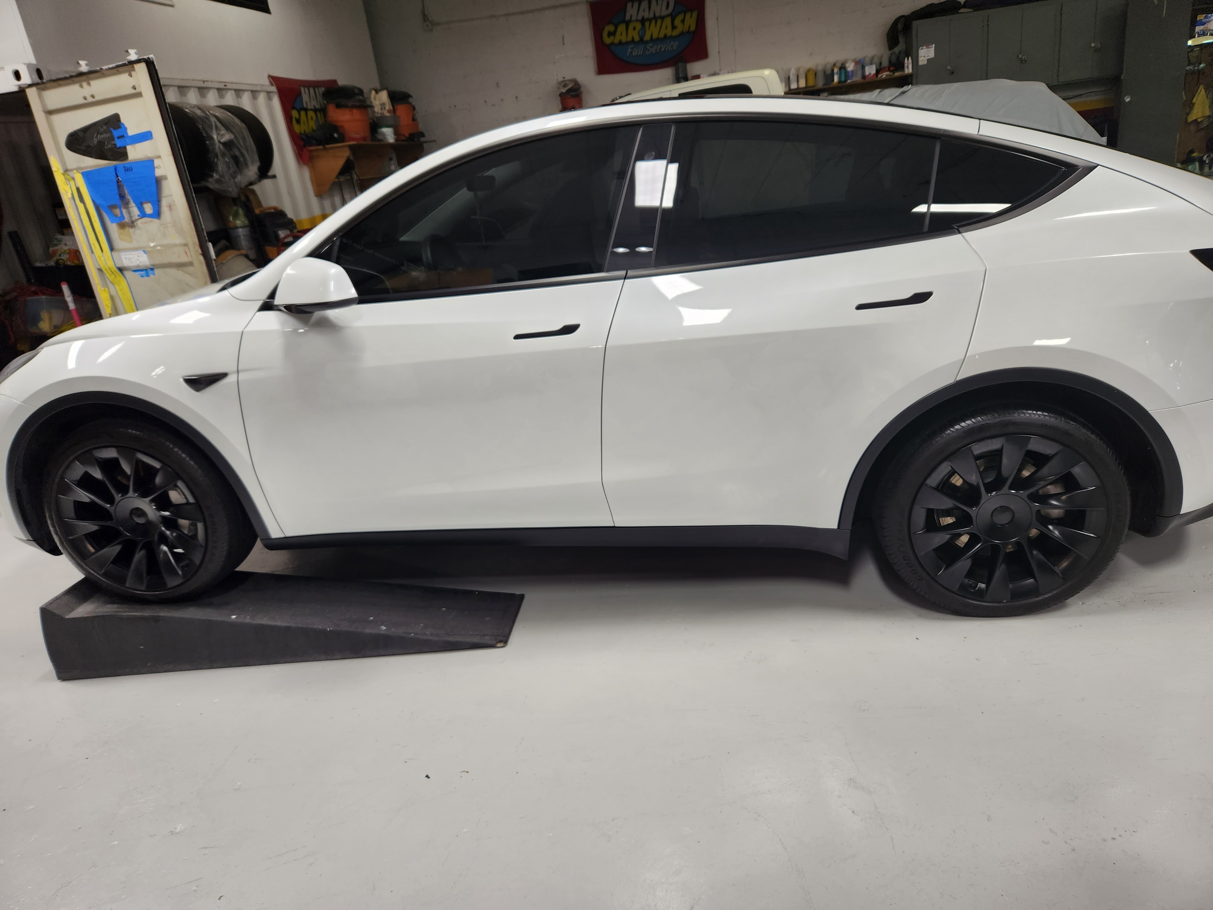 Lorenzo Auto Glass Tinting Co